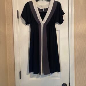 Speechless block dress v neck size M